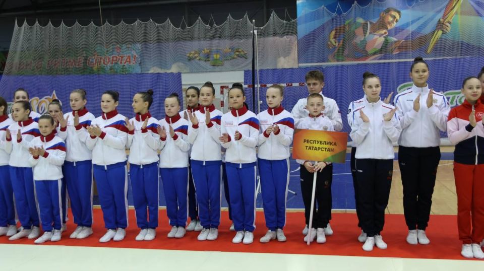 Всплеск энергии в Казань. В СК «Биектау» завершились Межрегиональные соревнования «Кубок Федерации» по спортивной аэробике Турнир объединил 251 участника из 7 регионов России Спортсмены выступали в категориях