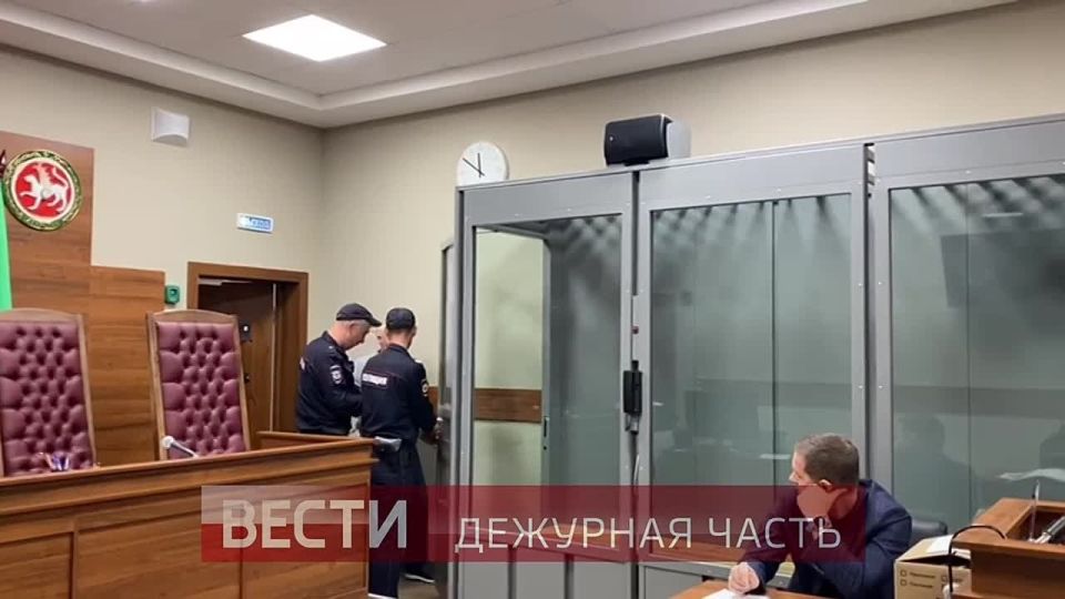 В зал Советского районного суда Казани завели Станислава Шевырева, отца Ивана