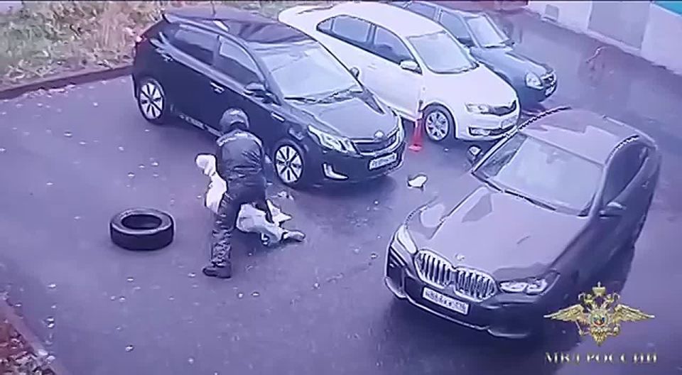 Нападавшего с ножом на женщину в Казани задержали в Таджикистане