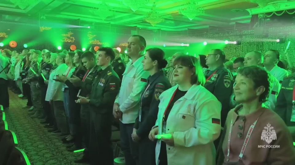 Среди победителей Всероссийского конкурса наставников «Быть, а не казаться» - четыре сотрудника МЧС России