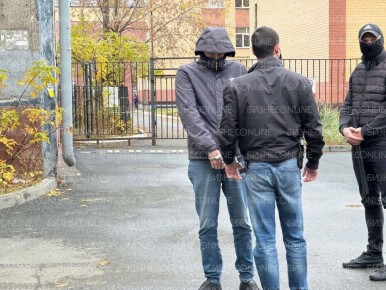Напавшего на жену бизнесмена Ирину Шевыреву в Казани доставили на место преступления