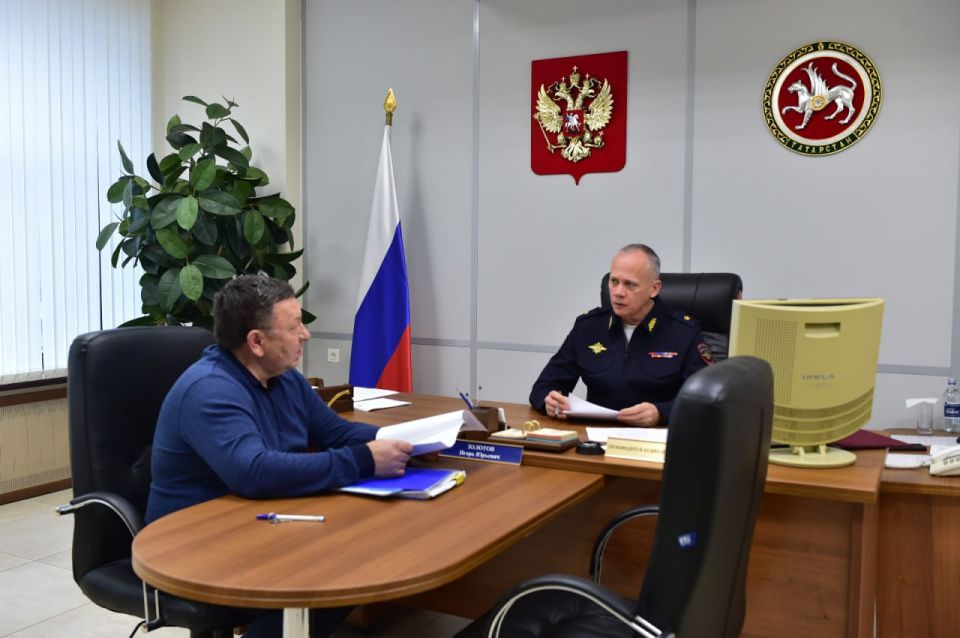 В рамках планового инспектирования деятельности МВД по Республике Татарстан руководитель комиссии, главный инспектор МВД России генерал-майор полиции Игорь Золотов провел прием жителей республики по вопросам деятельности...