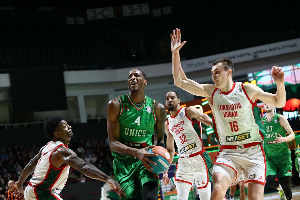 УНИКС непобедимый. За счет чего Перасовичу удалось вырвать нервозный матч с «Локомотивом»