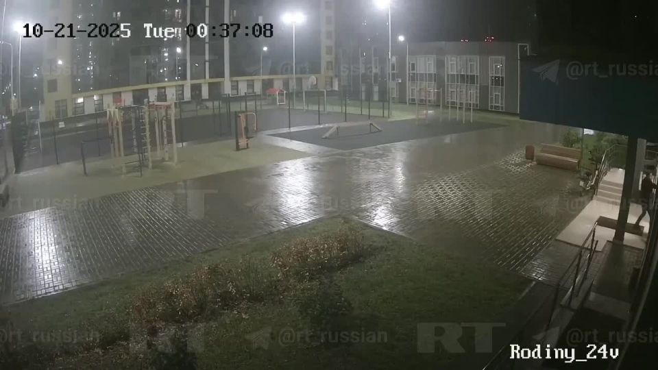 Источник RT: девушка, которую поймали в подъезде и избили в Казани, постоянно ворует в местном магазине