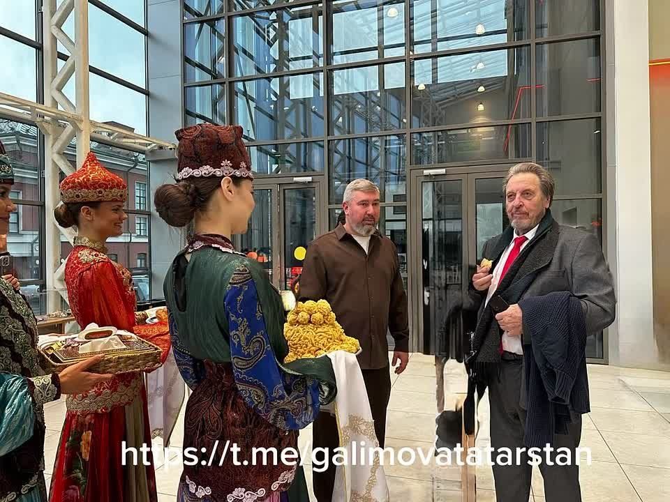 Эррол Маск, отец знаменитого американского миллиардера Илона Маска, посетил столицу Татарстана