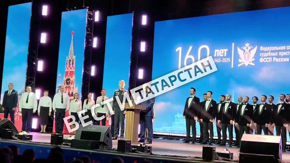 В Казани проходит гала-концерт Всероссийского фестиваля-конкурса "Хрустальные звездочки"