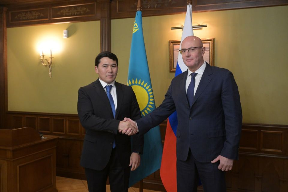 Дмитрий Чернышенко провел рабочую встречу с министром туризма и спорта Республики Казахстан Ерболом Мырзабосыновым