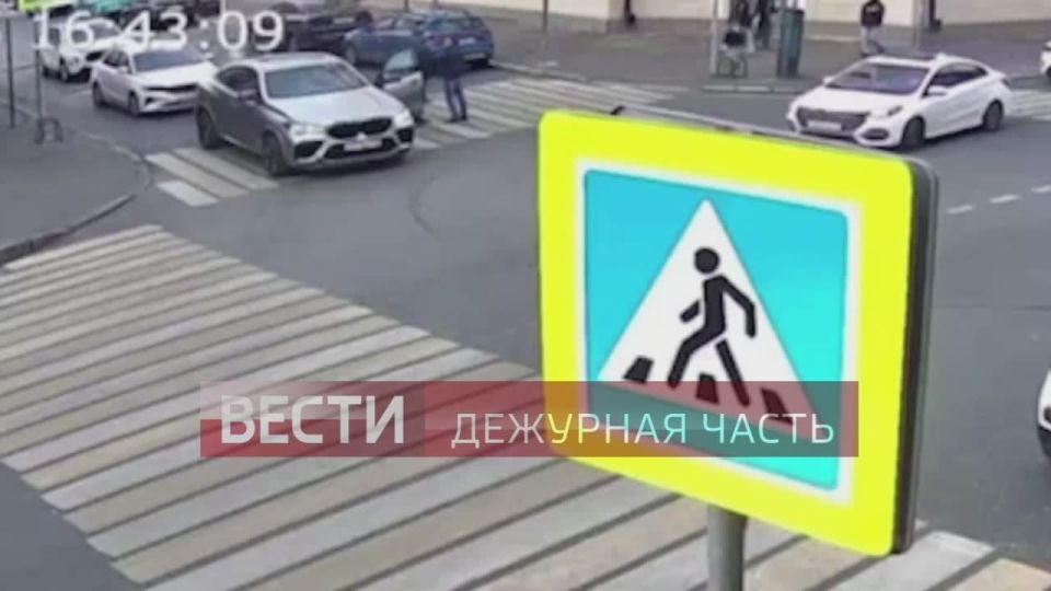 В Казани известный футбольный судья избил пешехода на зебре