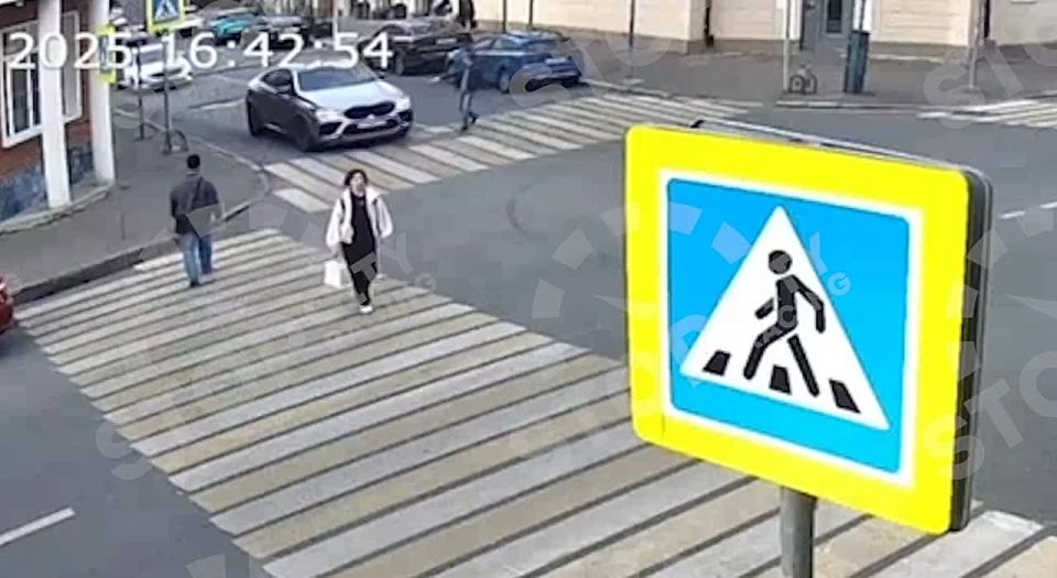 Полицейские начали проверку после конфликта пешехода и водителя BMW в центре Казани