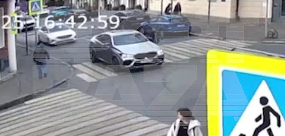 Футбольный арбитр Игорь Захаров избил пешехода в Казани — тот не пропустил его BMW