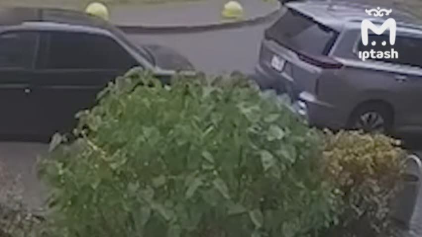 Мужик гонялся за дворником с пистолетом в Набережных Челнах