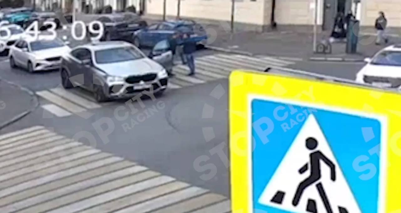 В Казани привлекли к ответственности водителя, устроившего потасовку с пешеходом