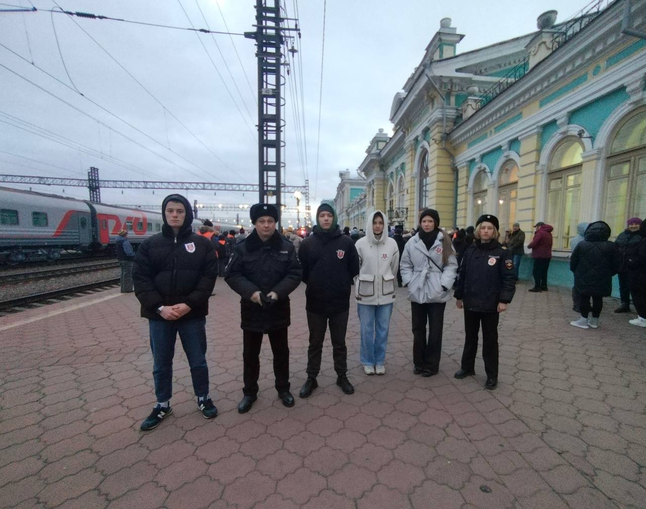Из Иркутска сегодня отправился детский агитпоезд «80 ЛЕТ ВЕЛИКОЙ ПОБЕДЫ. АРСЕНАЛ ПОБЕДЫ-КАЗАНЬ. ГОРОД-ГЕРОЙ МОСКВА-2025» Из Иркутска сегодня отправился детский агитпоезд «80 ЛЕТ ВЕЛИКОЙ ПОБЕДЫ. АРСЕНАЛ ПОБЕДЫ-КАЗАНЬ. ГОРОД-ГЕРОЙ МОСКВА-2025»