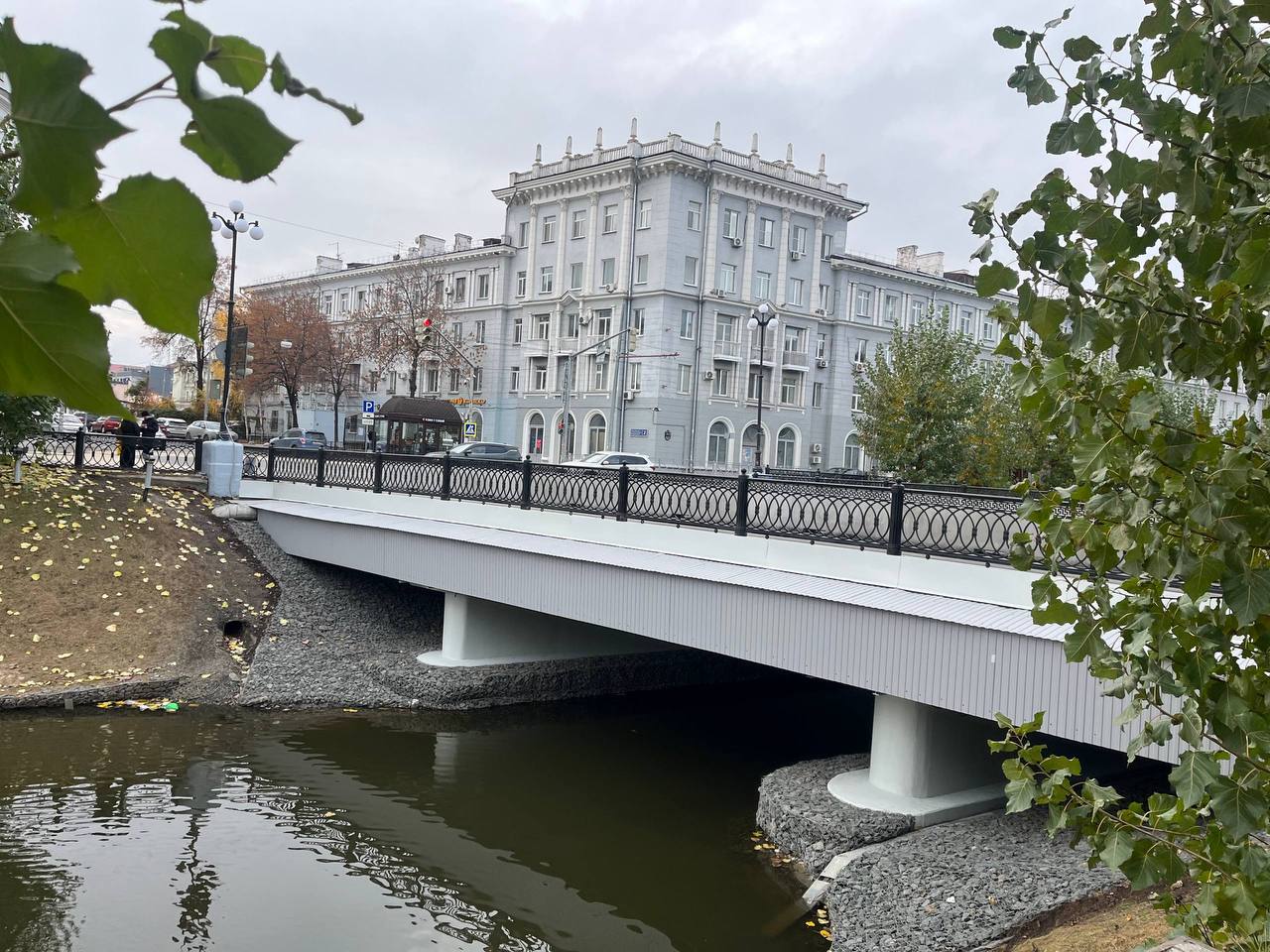 В центре Казани после реставрации открыли Романовский мост через Булак