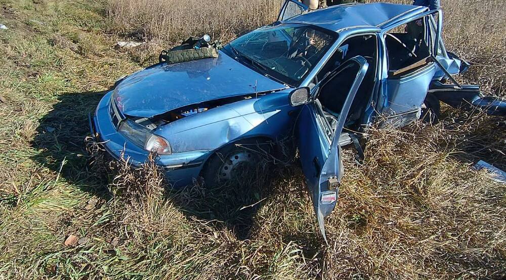 В Нижнекамском районе 26 октября около 11:00 на 44-м километре автодороги Чистополь-Нижнекамск произошло ДТП с участием двух автомобилей В Нижнекамском районе 26 октября около 11:00 на 44-м километре автодороги Чистополь-Нижнекамск произошло ДТП с участием двух автомобилей