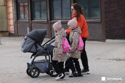Родители двойняшек могут оформить пособие на каждого ребенка