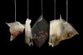 Не выкидывайте использованные чайные пакетики: вот для чего они ещё пригодятся