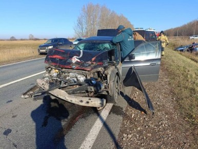 В Нижнекамском районе 26 октября около 11:00 на 44-м километре автодороги Чистополь-Нижнекамск произошло ДТП с участием двух автомобилей