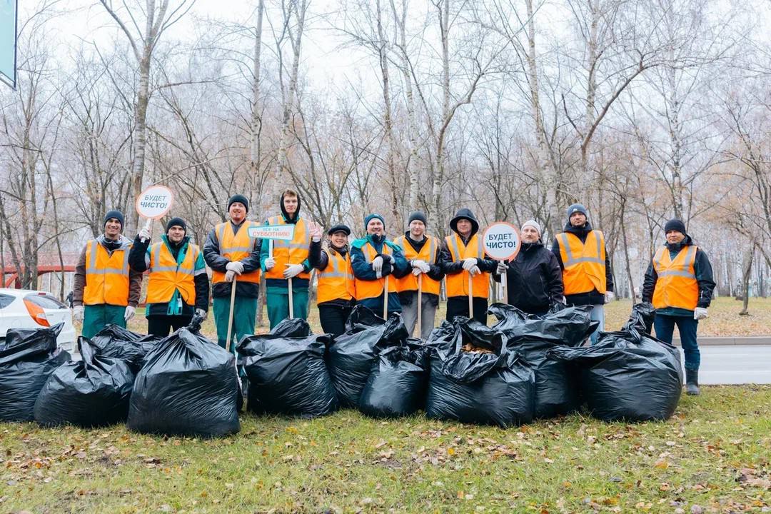 Более 500 сотрудников СИБУРа в Нижнекамске вышли на традиционный осенний субботник