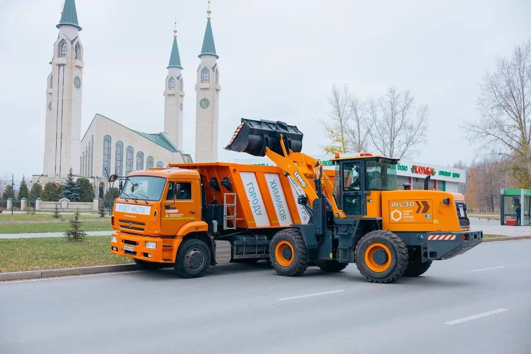 Более 500 сотрудников СИБУРа в Нижнекамске вышли на традиционный осенний субботник Более 500 сотрудников СИБУРа в Нижнекамске вышли на традиционный осенний субботник