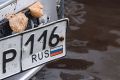 Водителям грозит штраф в 500 рублей за езду с автомобильными номерами без флага России, выданными в этом году
