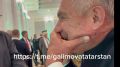 Рустам Минниханов поздравляет Олега Добродеева