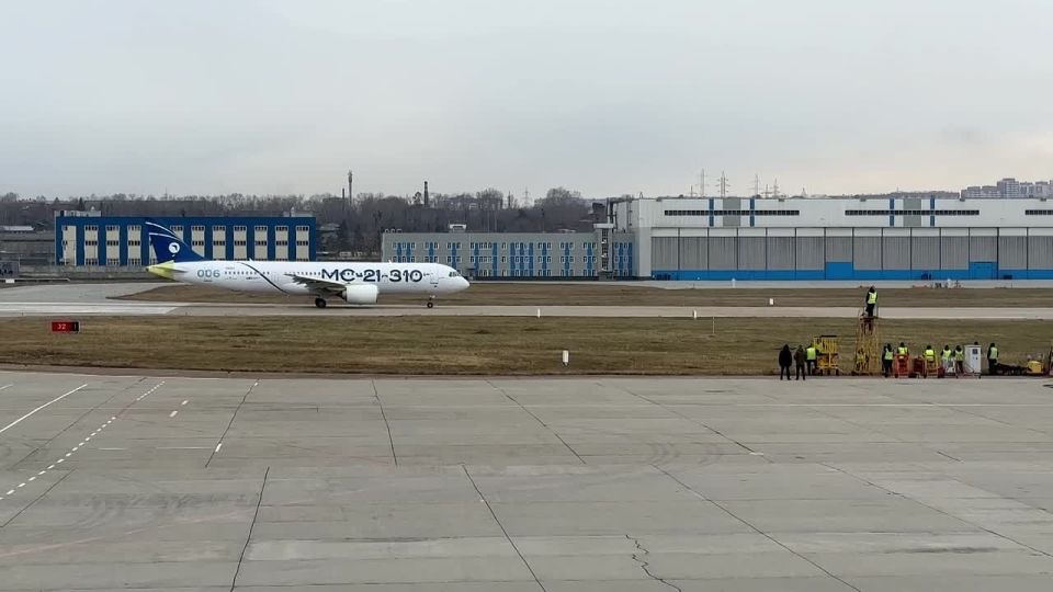 Второй импортозамещенный самолет МС-21 взлетел на аэродроме Иркутского авиационного завода