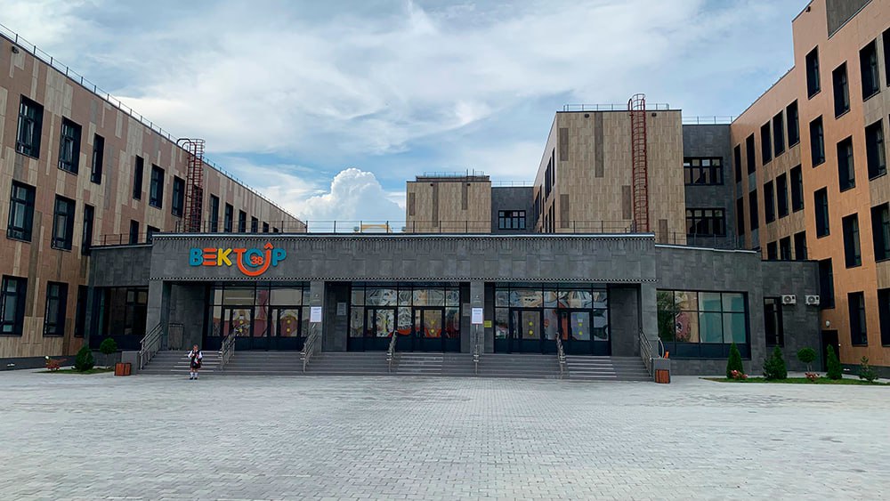 Нижнекамский лицей № 38 стал площадкой для проведения III Республиканского хакатона инженерных команд «Инженерный Вектор»