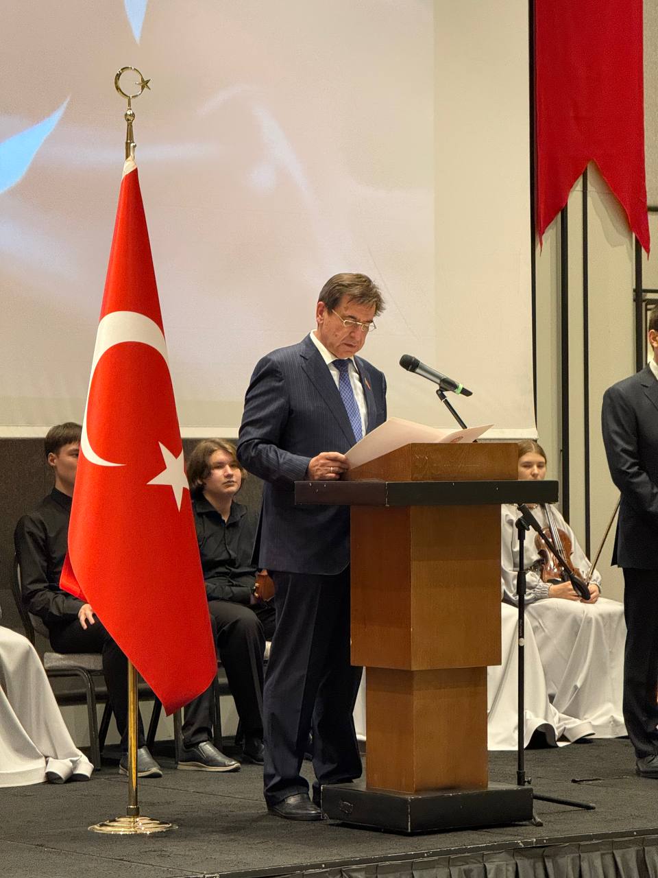 Фарид Мухаметшин направил поздравление по случаю 102-летия со дня основания Турецкой Республики Фарид Мухаметшин направил поздравление по случаю 102-летия со дня основания Турецкой Республики