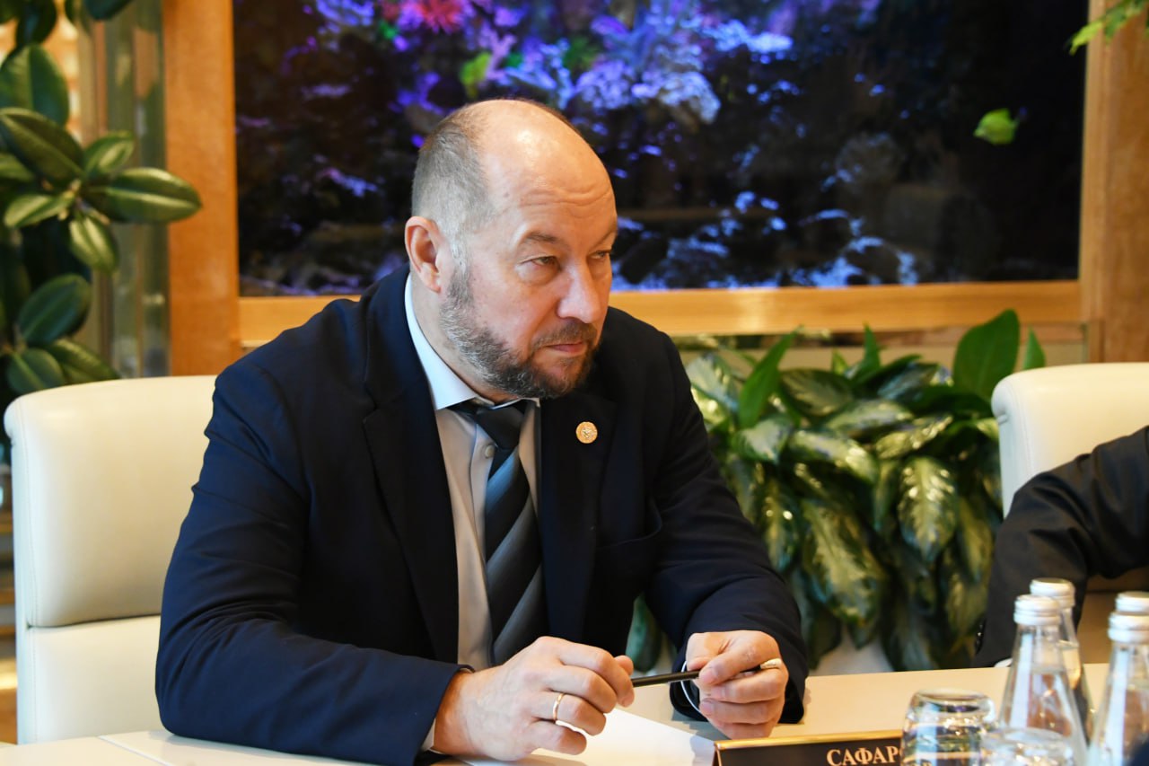 Асгат Сафаров встретился с делегацией Крыма - участниками стажировки в Казани