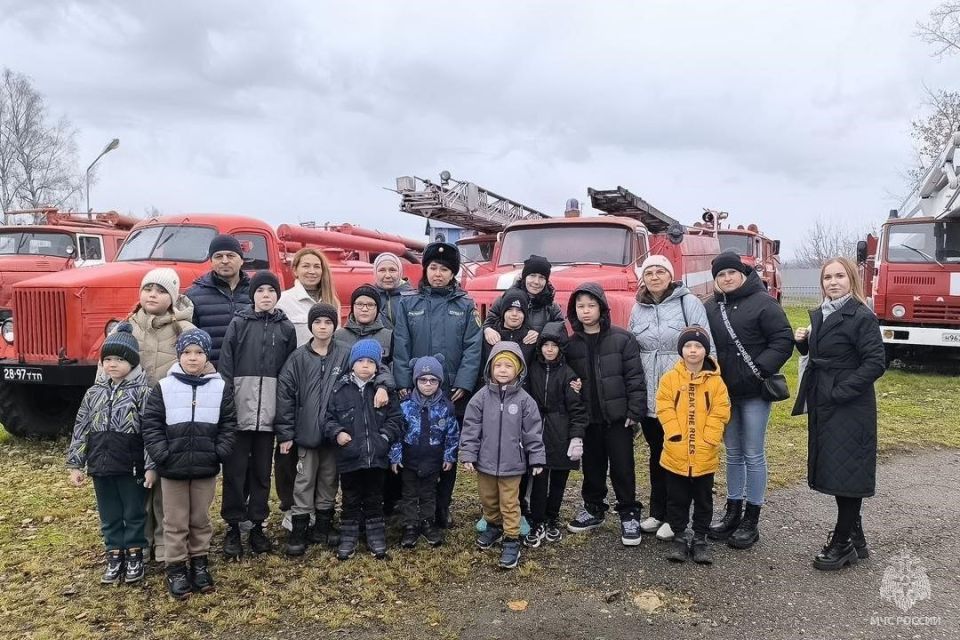 В Зеленодольске для семей участников СВО организовали экскурсию в Музей пожарной охраны