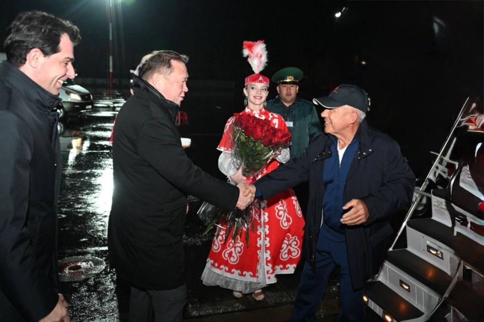Пока вы отдыхаете после сложного рабочего дня и , наверняка, планируете вечер пятницы… Рустам Минниханов уже прилетел в Казахстан и планирует завтра провести встречи сразу в нескольких городах