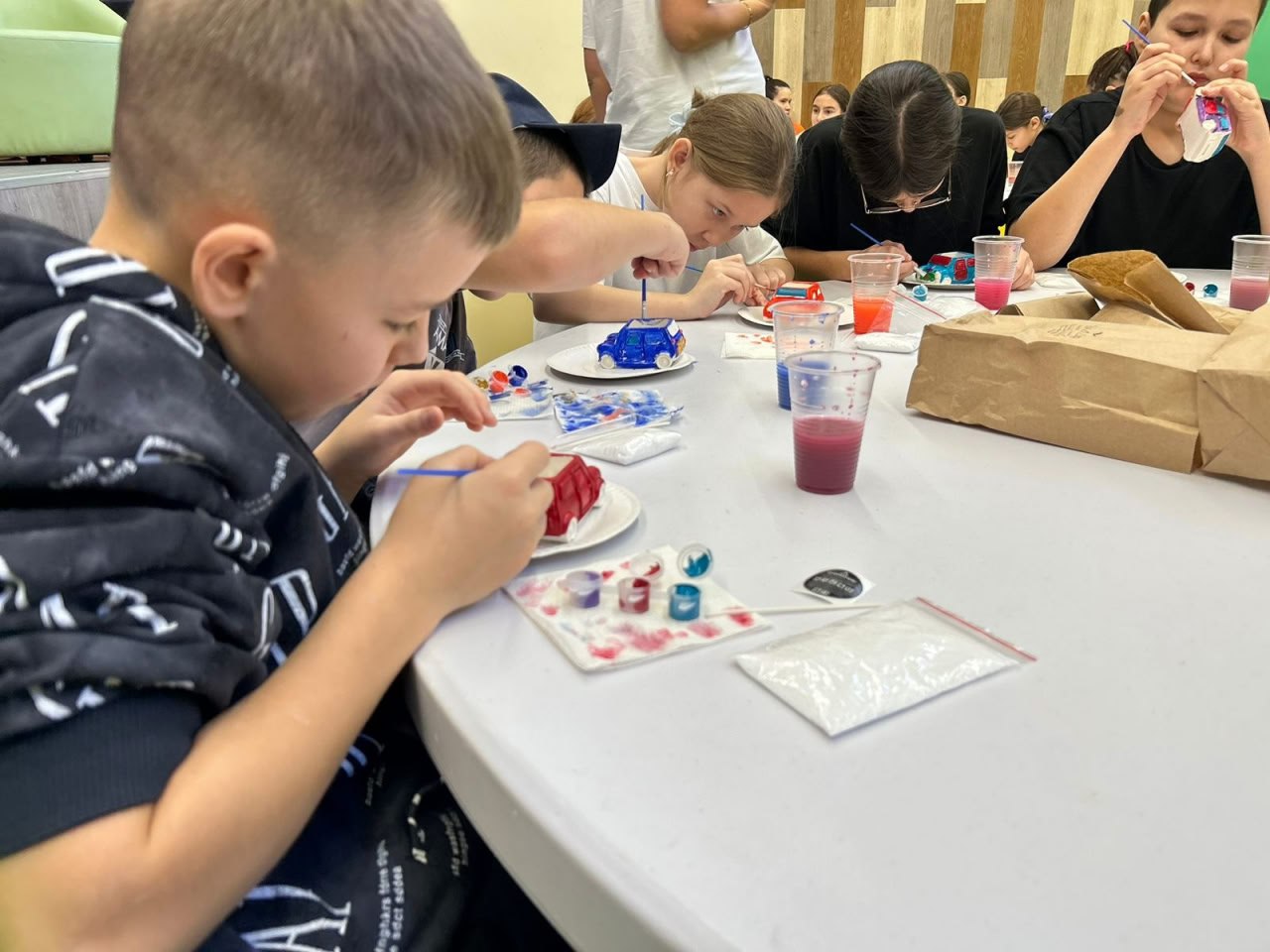 Творческие мастер-классы и интеллектуальные квесты: как юные инспекторы движения проводят время в «Камском Артеке» Творческие мастер-классы и интеллектуальные квесты: как юные инспекторы движения проводят время в «Камском Артеке»