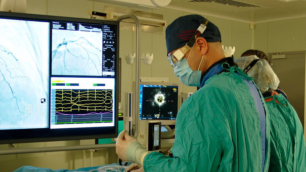 Уникальную операцию провели нижнекамские врачи на сосудах, питающих сердце