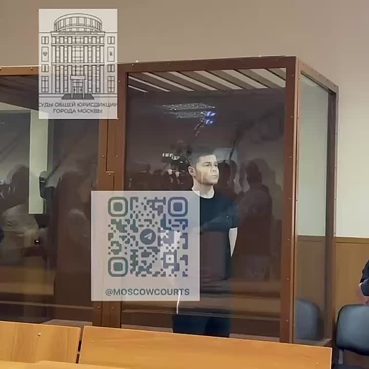 Блогера Аяза Шабутдинова приговорили к 7 годам колонии и оштрафовали на 5 млн рублей