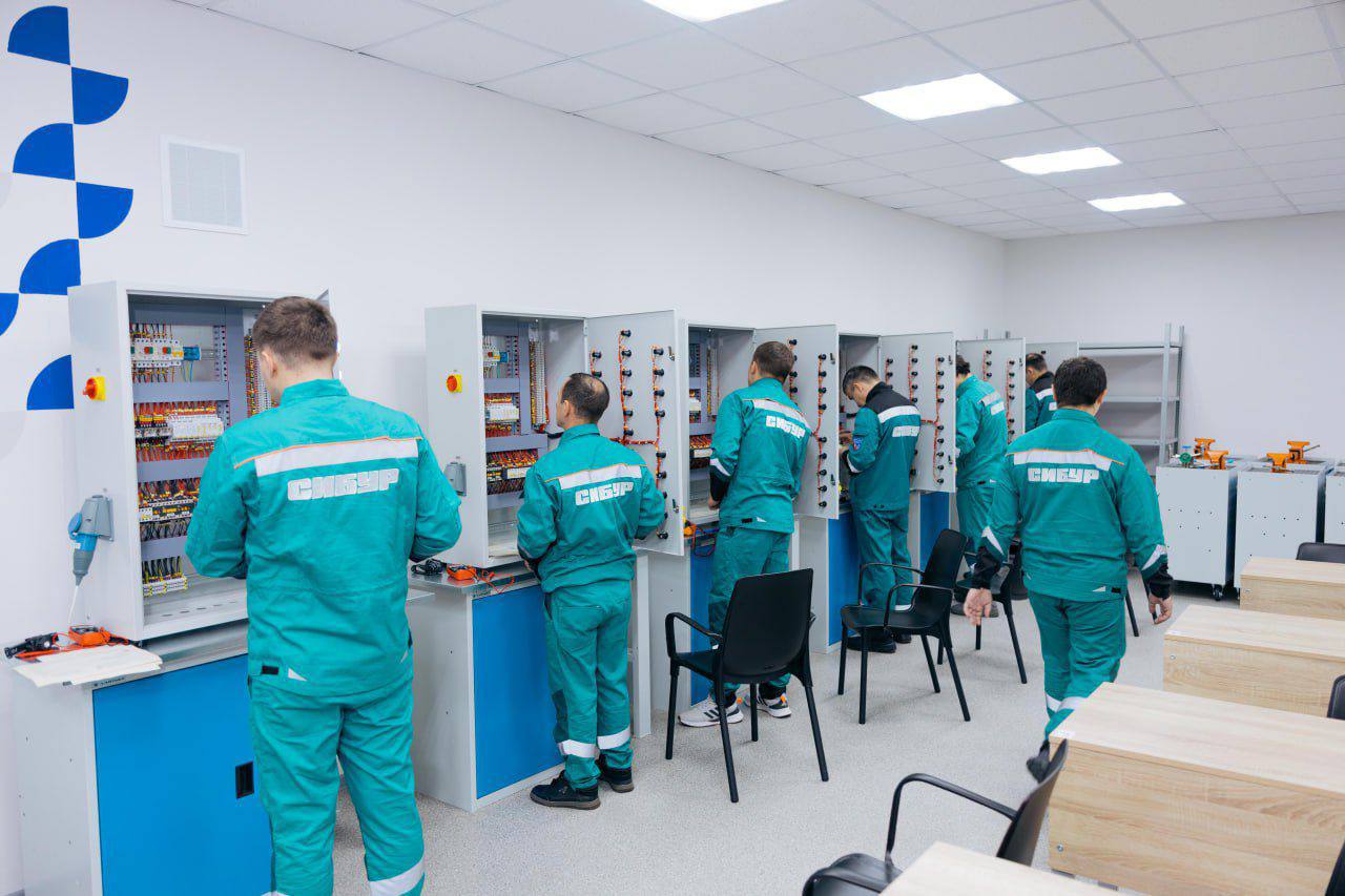 На ремонтно-механическом заводе (РМЗ) и в службе автоматизации и измерений (САИ) прошел первый конкурс профессионального мастерства «Мастер года» На ремонтно-механическом заводе (РМЗ) и в службе автоматизации и измерений (САИ) прошел первый конкурс профессионального мастерства «Мастер года»