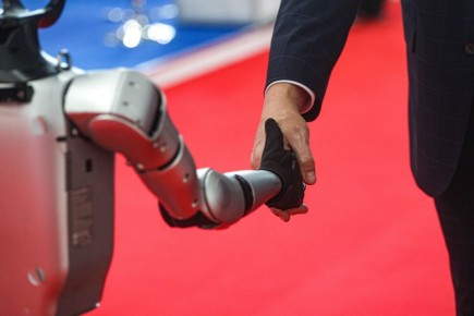 Человечество перейдет на двухдневную рабочую неделю в 2034 году, заявил Билл Гейтс