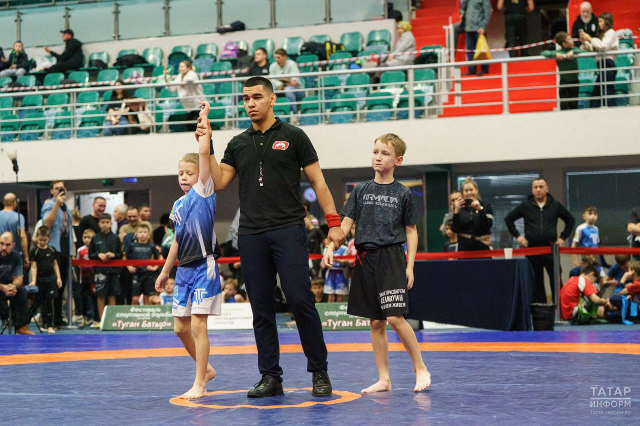 В Казани прошел фестиваль спортивной борьбы на призы «Туган Батыра» В Казани прошел фестиваль спортивной борьбы на призы «Туган Батыра»