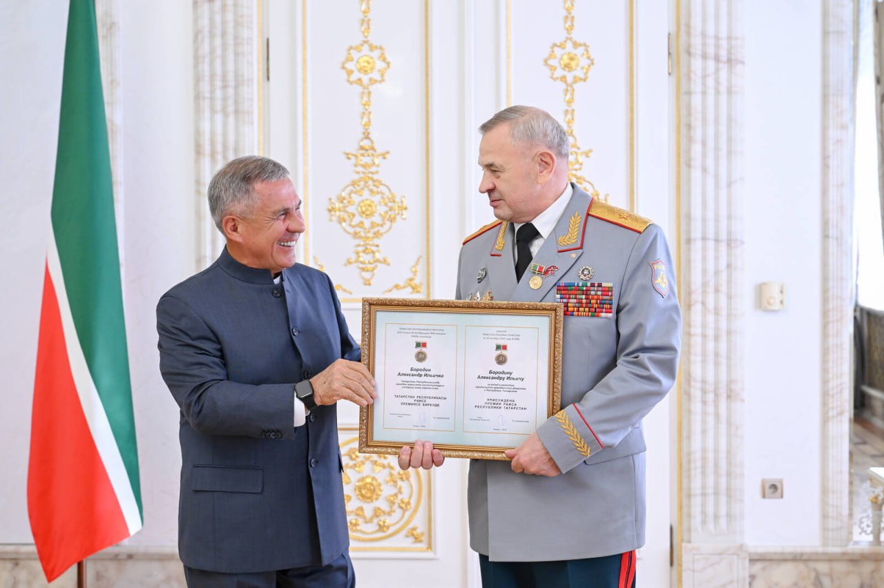 В Казанском Кремле наградили лауреатов Премии Раиса Татарстана за вклад в развитие институтов гражданского общества – в этом году Премия вручается уже в 10-ый раз В Казанском Кремле наградили лауреатов Премии Раиса Татарстана за вклад в развитие институтов гражданского общества – в этом году Премия вручается уже в 10-ый раз