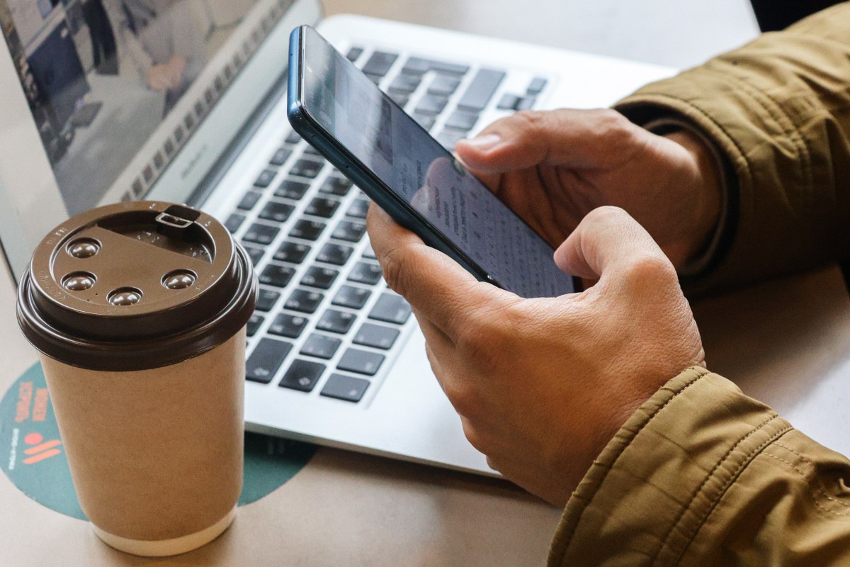 В МВД предупредили о новой схеме мошенничества: злоумышленники представляются бухгалтерами муниципалитетов, сообщают о «положенной выплате» и выманивают паспортные данные