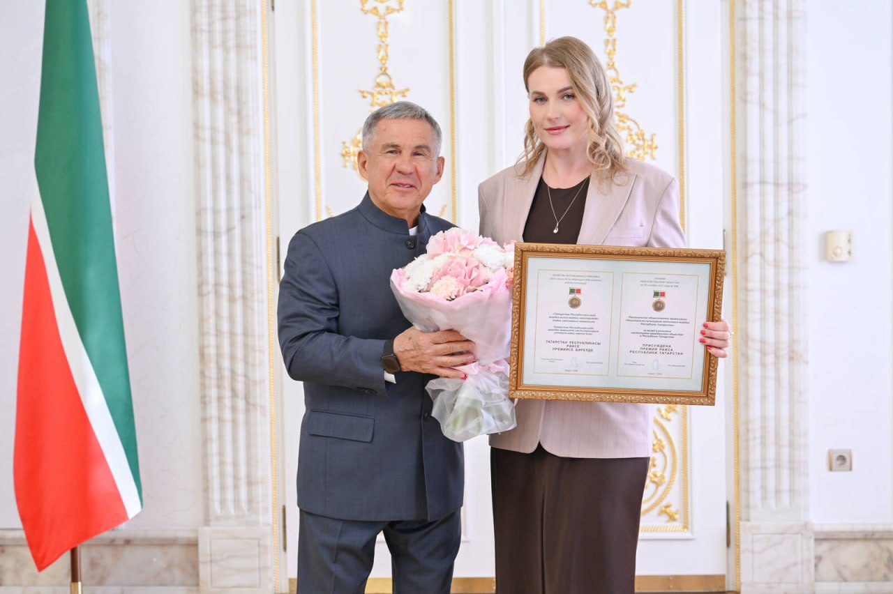 В Казанском Кремле наградили лауреатов Премии Раиса Татарстана за вклад в развитие институтов гражданского общества – в этом году Премия вручается уже в 10-ый раз В Казанском Кремле наградили лауреатов Премии Раиса Татарстана за вклад в развитие институтов гражданского общества – в этом году Премия вручается уже в 10-ый раз