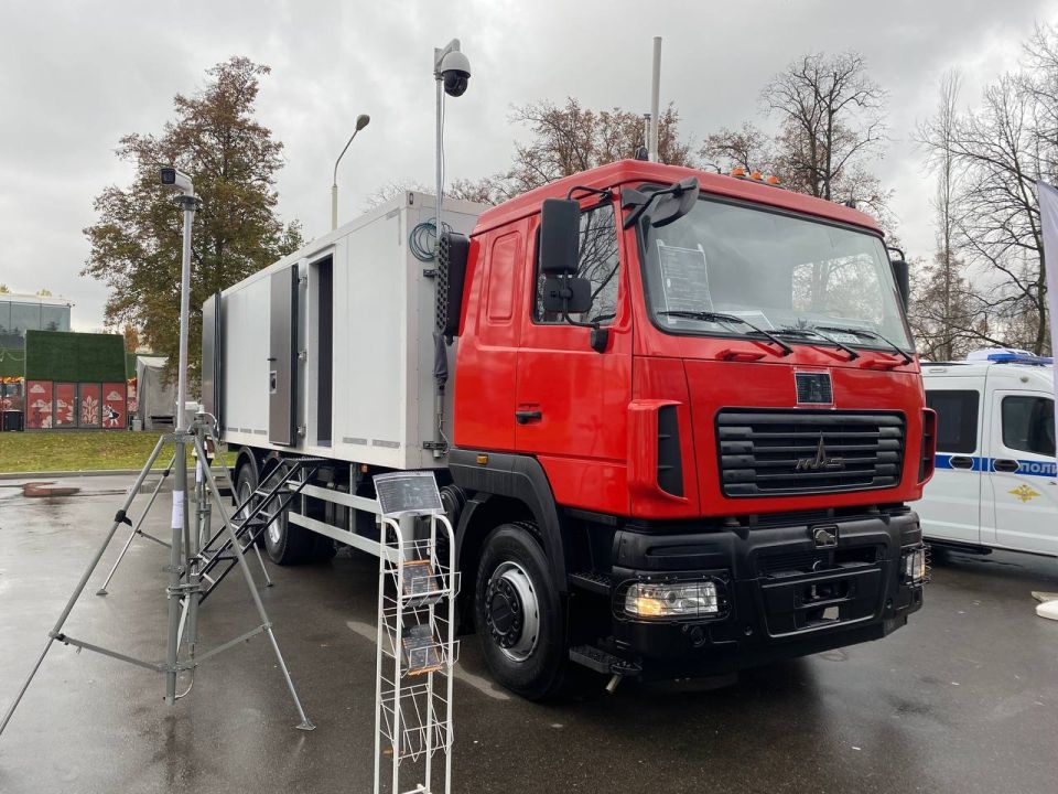 Командно-штабная машина "Магеллан" на выставке «Интерполитех-2025»