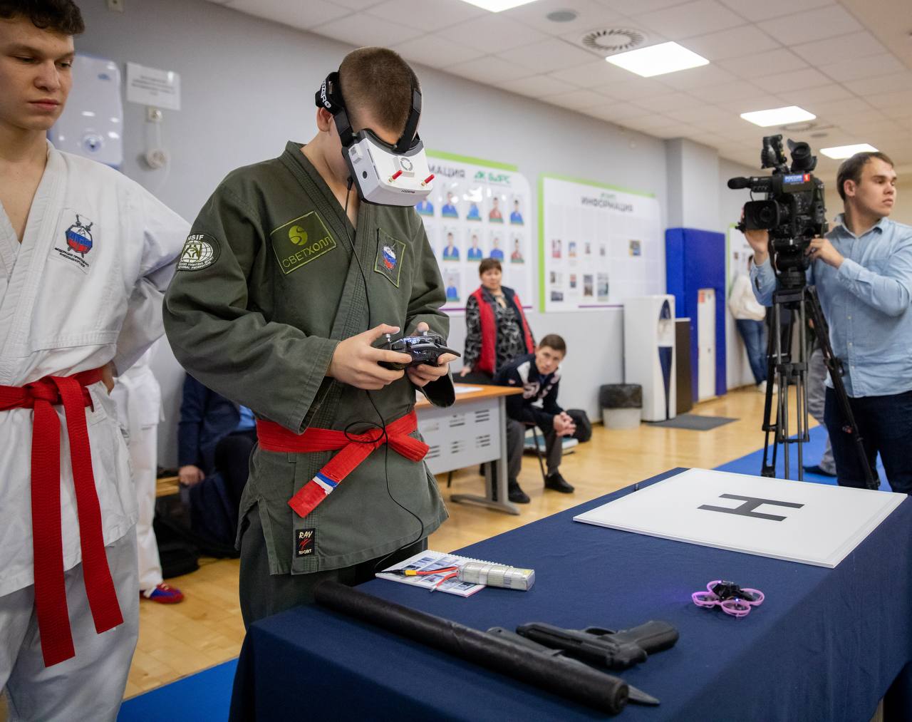 Как объединить рукопашный бой и управление БПЛА? Рассказываем! Как объединить рукопашный бой и управление БПЛА? Рассказываем!