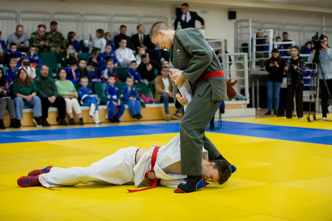 Как объединить рукопашный бой и управление БПЛА? Рассказываем! Как объединить рукопашный бой и управление БПЛА? Рассказываем!