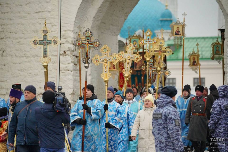 В крестном ходе в Казани приняли участие семь тысяч человек