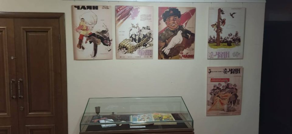 В Казани в Доме-музее В.И.Ленина открылась выставка журнала "Чаян" ("Скорпион"), на которой представлены чаяновские обложки разных лет В Казани в Доме-музее В.И.Ленина открылась выставка журнала "Чаян" ("Скорпион"), на которой представлены чаяновские обложки разных лет
