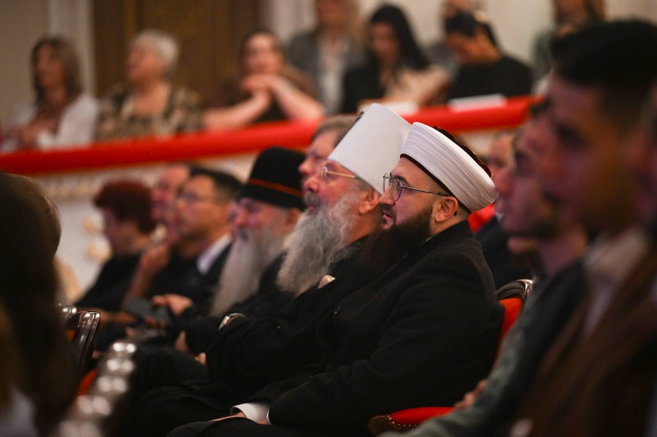 В театре оперы и балета имени М.Джалиля прошло торжественное мероприятие, приуроченное ко Дню народного единства – гала-концерт Республиканского этнокультурного фестиваля «Наш дом – Татарстан» В театре оперы и балета имени М.Джалиля прошло торжественное мероприятие, приуроченное ко Дню народного единства – гала-концерт Республиканского этнокультурного фестиваля «Наш дом – Татарстан»