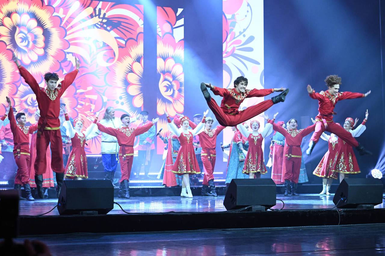 В театре оперы и балета имени М.Джалиля прошло торжественное мероприятие, приуроченное ко Дню народного единства – гала-концерт Республиканского этнокультурного фестиваля «Наш дом – Татарстан» В театре оперы и балета имени М.Джалиля прошло торжественное мероприятие, приуроченное ко Дню народного единства – гала-концерт Республиканского этнокультурного фестиваля «Наш дом – Татарстан»