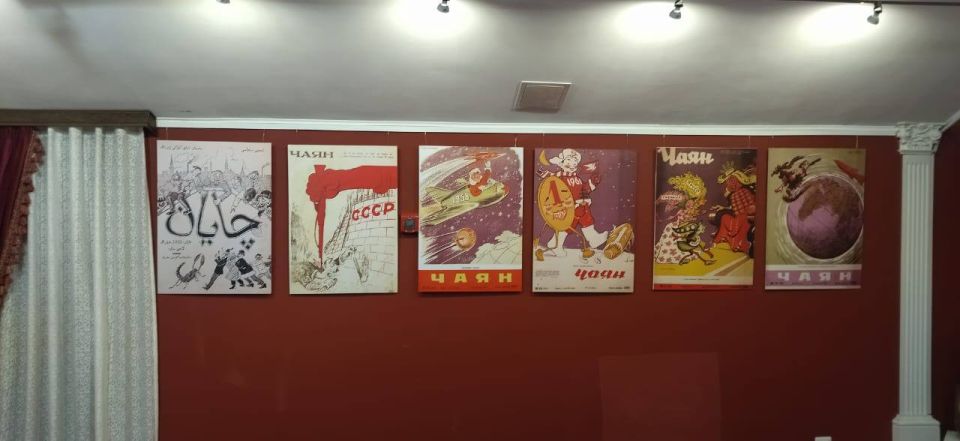 В Казани в Доме-музее В.И.Ленина открылась выставка журнала "Чаян" ("Скорпион"), на которой представлены чаяновские обложки разных лет В Казани в Доме-музее В.И.Ленина открылась выставка журнала "Чаян" ("Скорпион"), на которой представлены чаяновские обложки разных лет