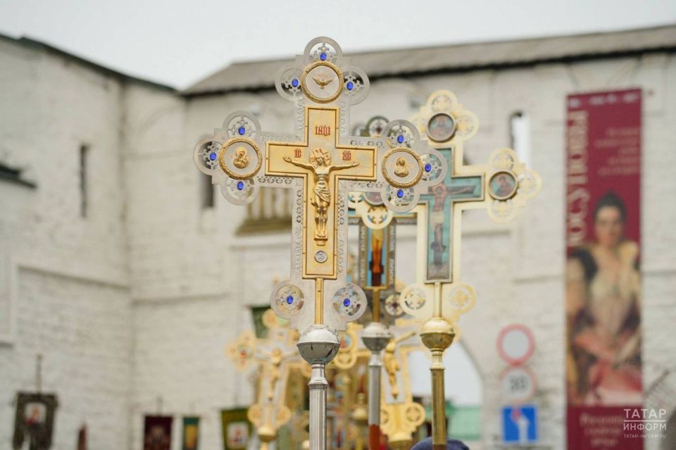 В крестном ходе в Казани приняли участие семь тысяч человек В крестном ходе в Казани приняли участие семь тысяч человек